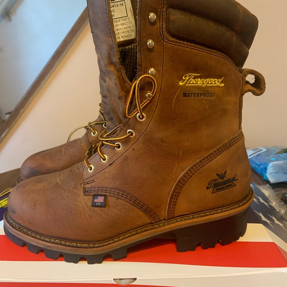 Mens size 12 D thorogood 9” safety toe logger - waterproof/insulated